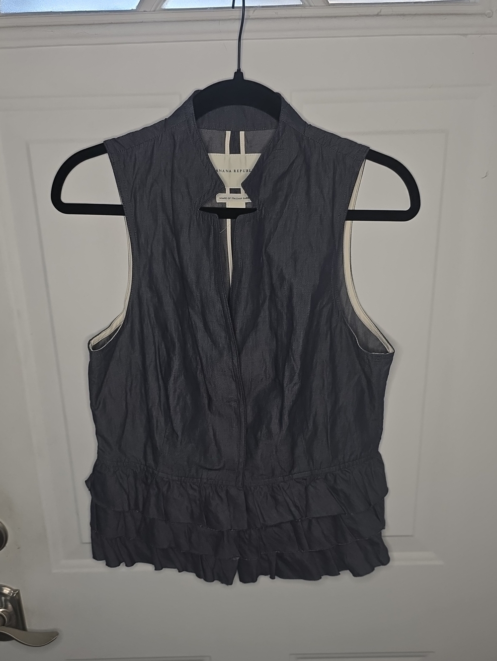 NWT Banana Republic Sleeveless Chambray Ruffled Vest W/Snap Buttons Size 8